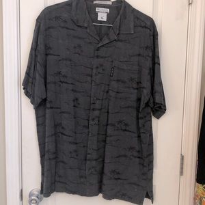😊Super nice barracuda, fish and palm tree printed button down men’s shirt, XL